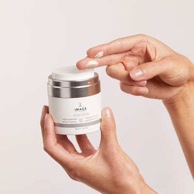 AGELESS Total Overnight Retinol Masque